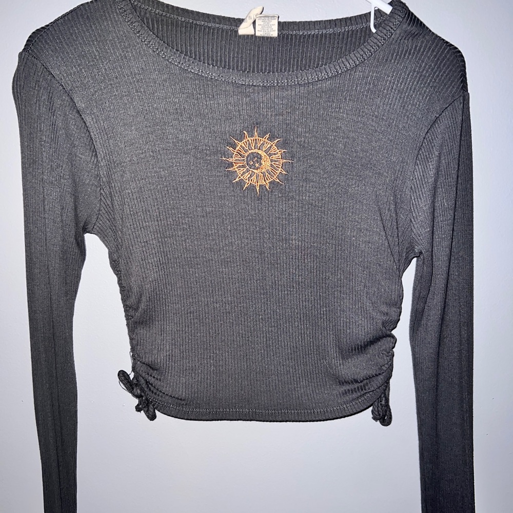 size small pacsun cropped long sleeve.